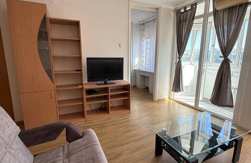 Alquiler de un espacioso apartamento de 2 habitaciones, 42 m², Nuevo Belgrado, Belgrado, Serbia